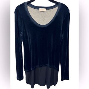 Womens top velvet navy blue XS